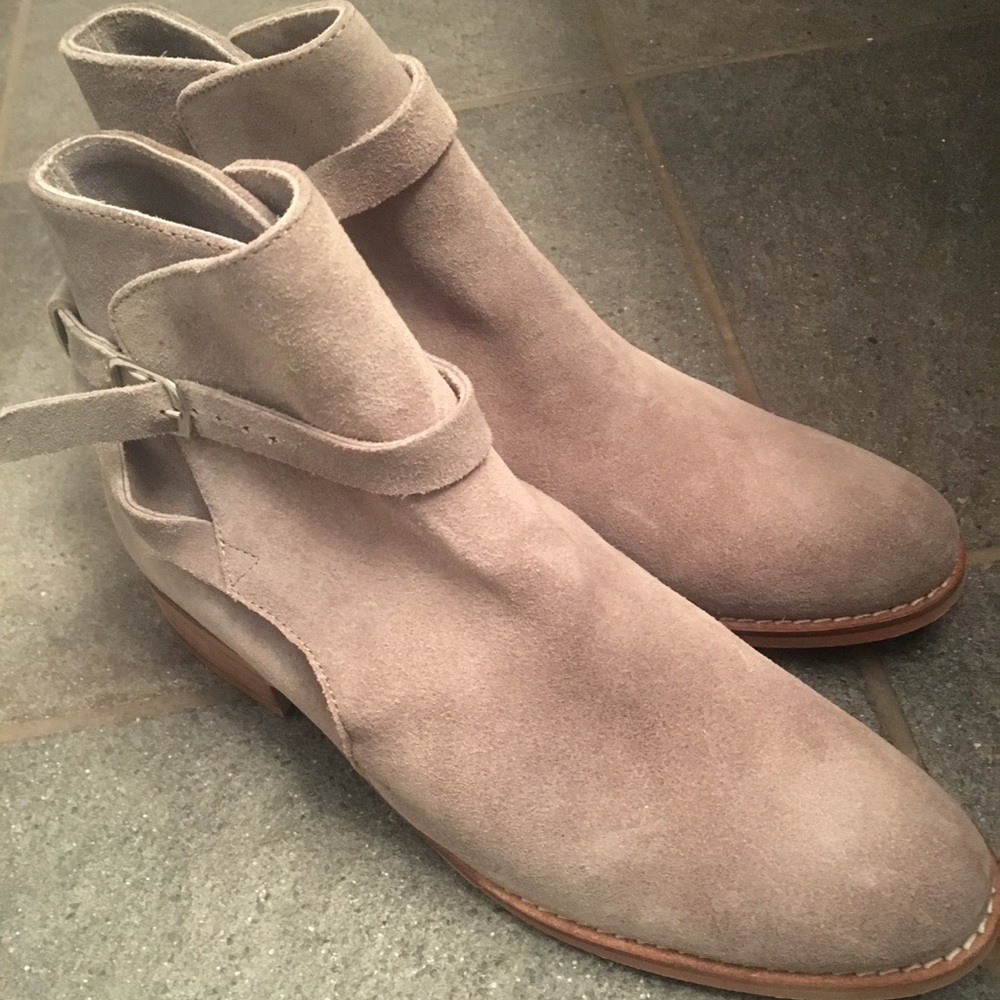 Grey Urban Outfitters boots